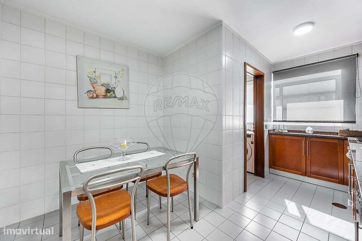 Apartamento T3 com ar condicionado e garagem, em Fermentões, Guimarães - Grande imagem: 4/29