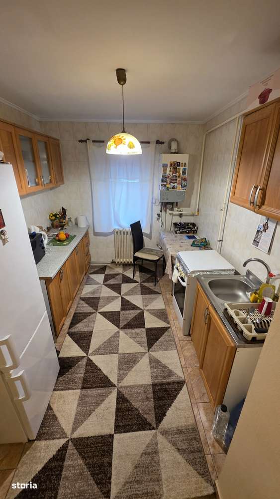 Vand ap cu 3 camere zona Orizont - Posta 4-5