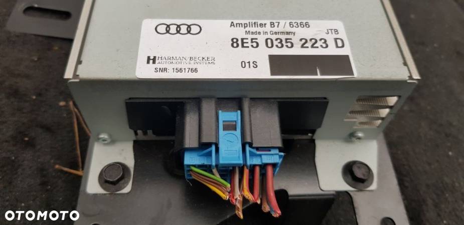 WZMACNIACZ RADIA  AUDI A4 B7 8E5035223D - 2