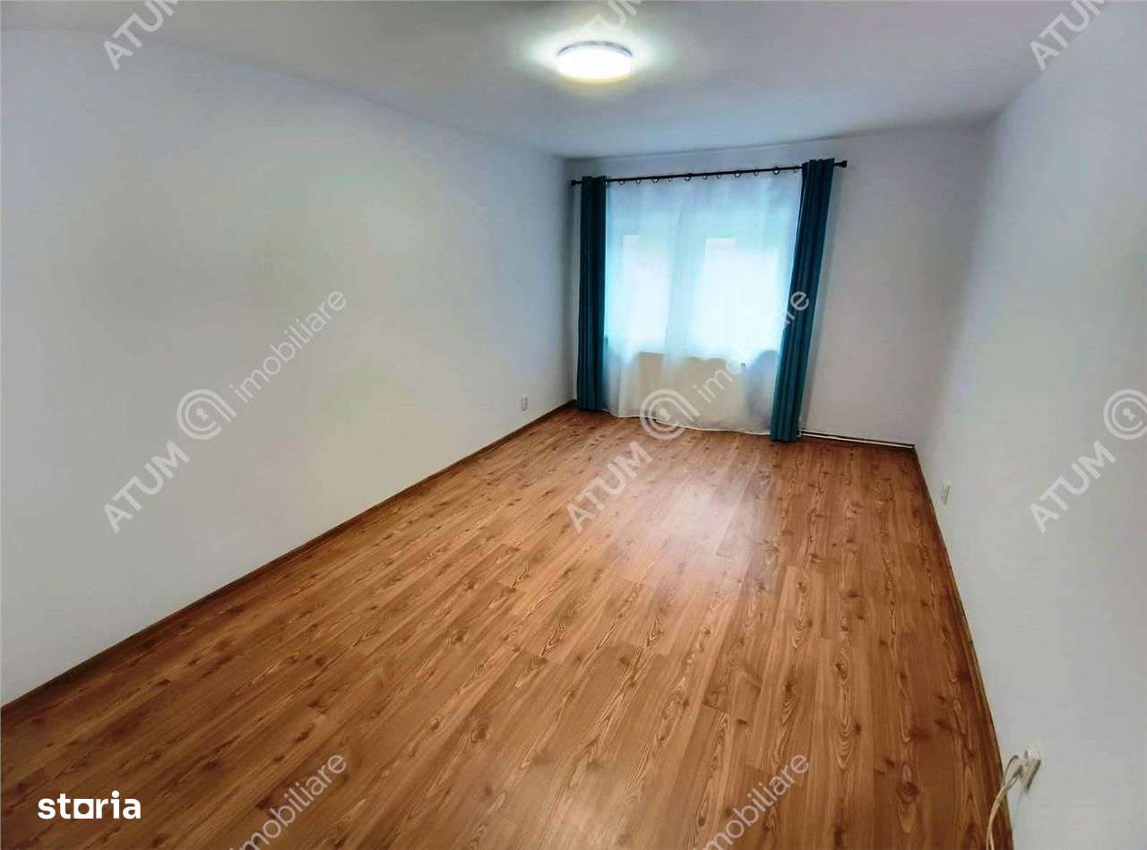 Apartament renovat cu 3 camere 2 bai si pivnita in Sibiu - Imagine principală: 3/16