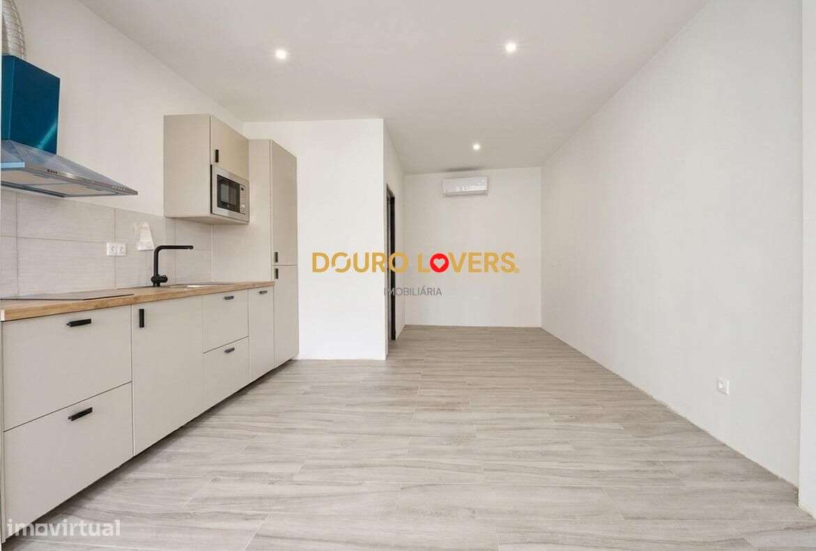 Apartamento T0 à venda na Rua da Constituição-10