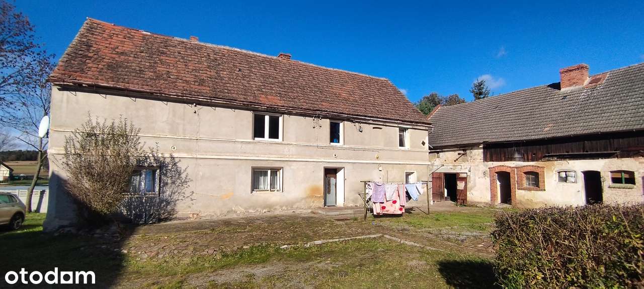 Przestronny z zadbanymi wnętrzami + zabudowania-16