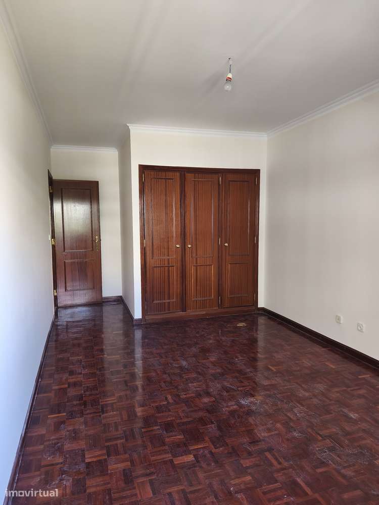 T2 Sintra, Urbanização da Cavaleira, Boas Áreas, Parqueamento.-25