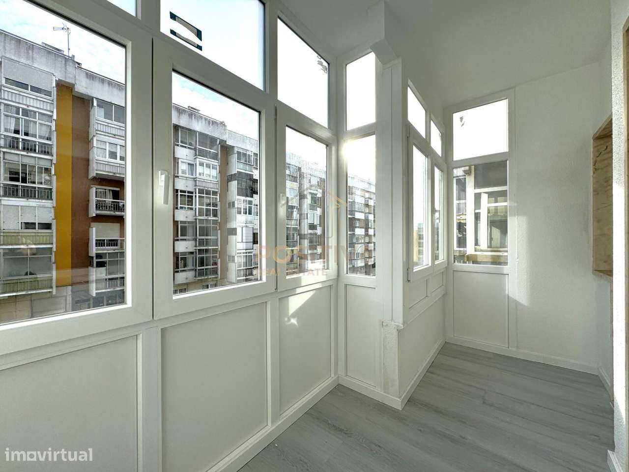 Apartamento T2 c/2 WC's em Oeiras-32