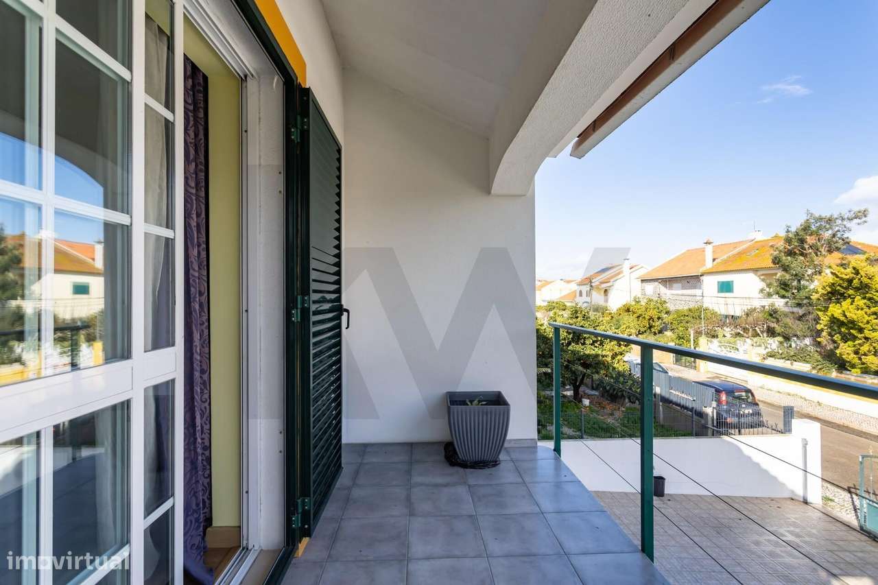 Moradia T4 na Moita – Zona do Palheirão | Excelente Exposição Solar-35