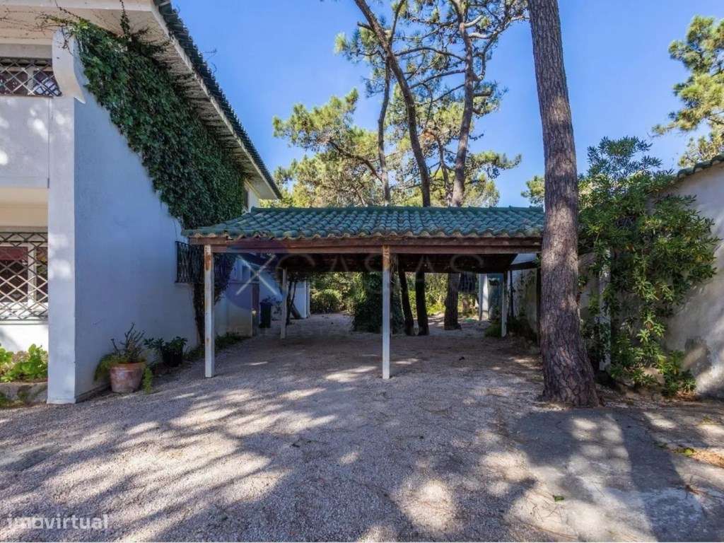 Moradia para obras totais para uma construção máxima de 554 m2, T6 ...-8