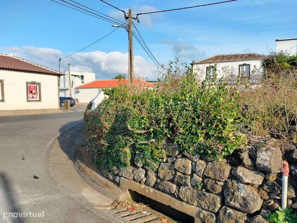 Terreno situado na Vila das Lajes - Ilha Terceira - Grande imagem: 2/15