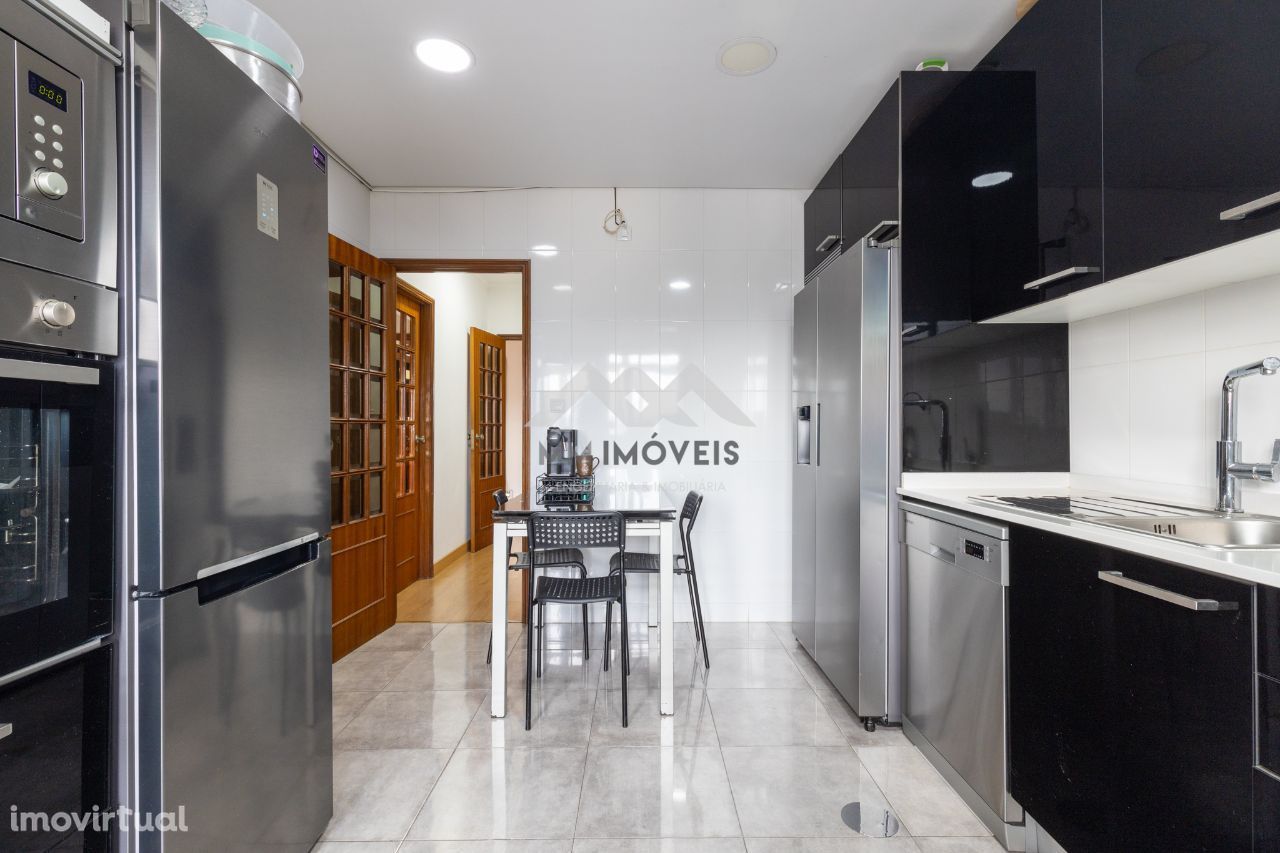 Apartamento T3+1 Duplex | Varanda | L. Garagem | Vila Nova Gaia