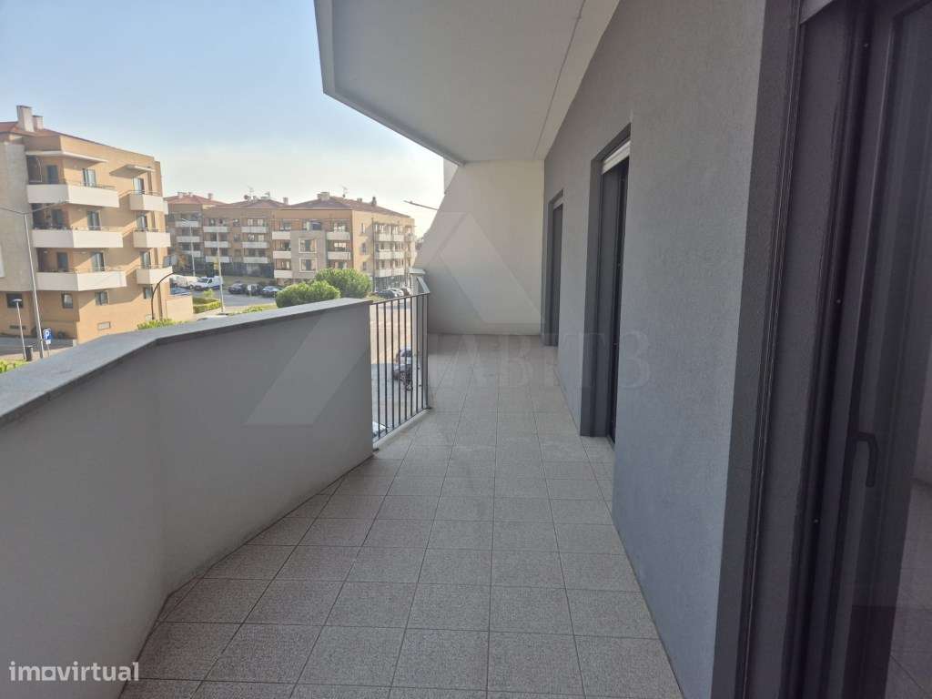 Apartamento T2 com Elevador-17