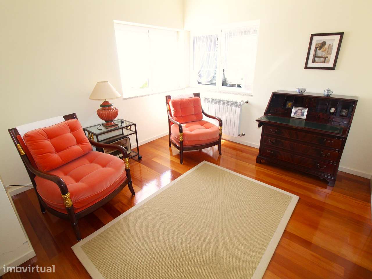 Elegante Moradia T4 Familiar-13