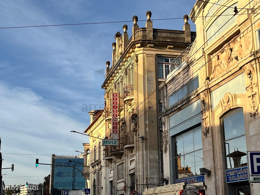 Vendem-se dois prédios na Baixa da cidade de Coimbra