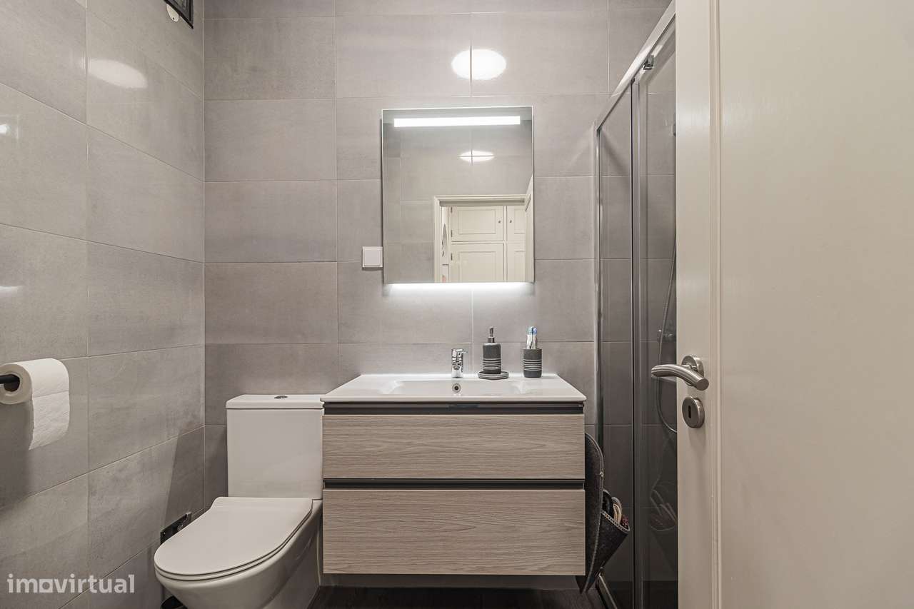 Apartamento T2 remodelado num RC na Marisol-25
