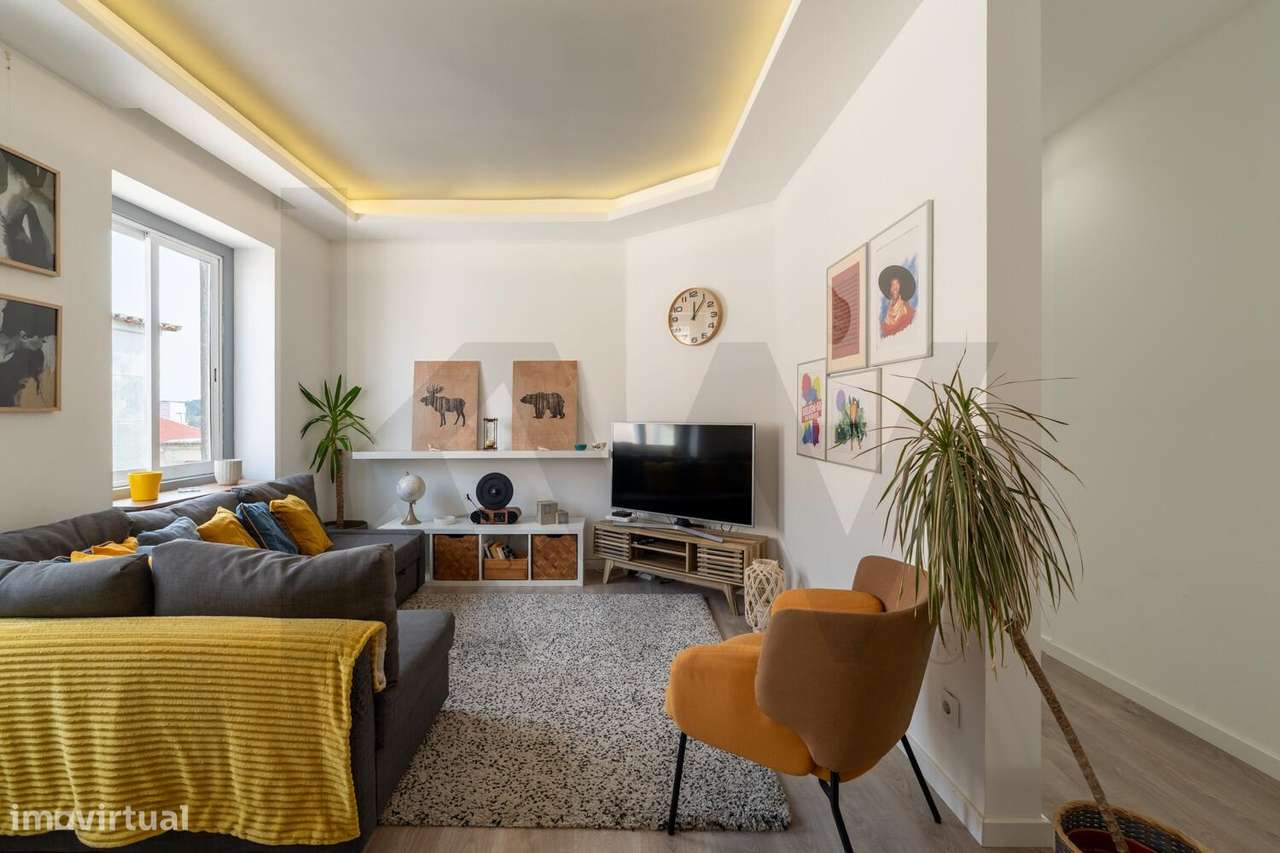 T2+1 Renovado com Suite e Vista Monsanto – Raridade nas Águas Livres - Grande imagem: 2/24