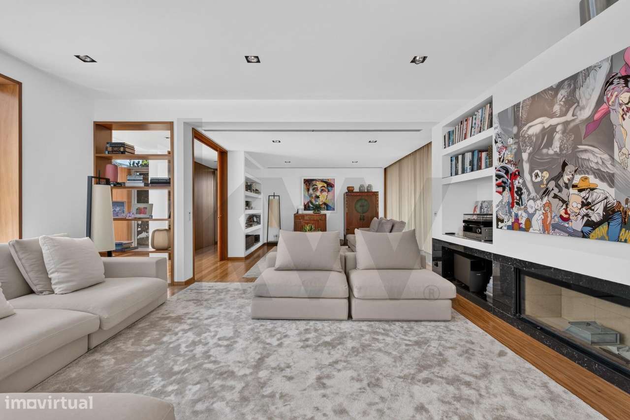 Moradia T5 de Luxo com Piscina e Lote de 2.773 m2-6