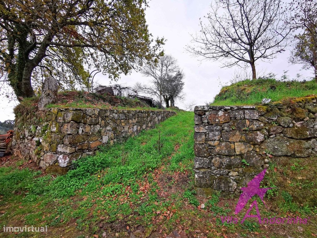 Terreno com 2195 m2 em Valença