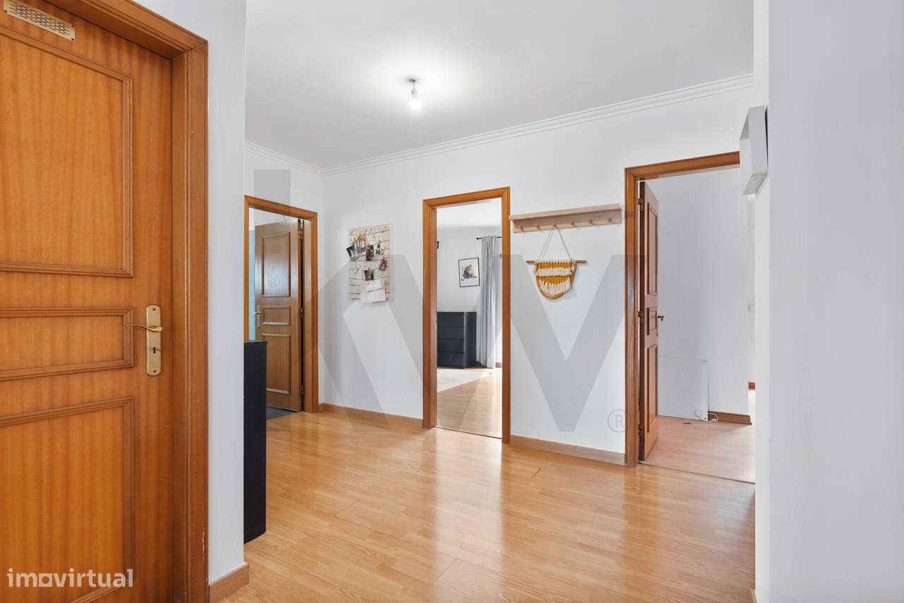 T2 com Terraço Enorme, Vista Desafogada e Excelente Exposição Solar – - Grande imagem: 4/29