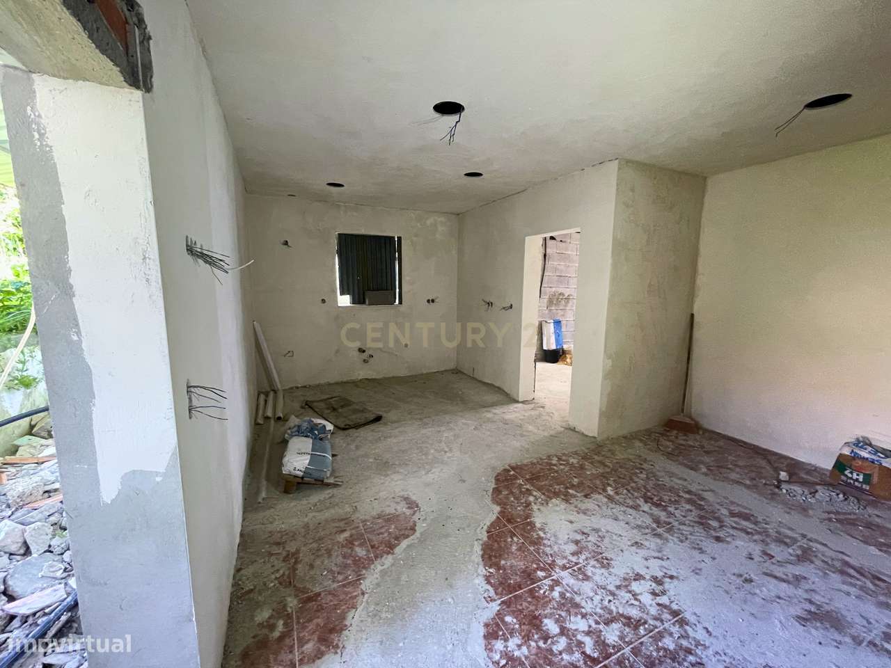 Casa para restauro em Duas Igrejas / Paredes-18