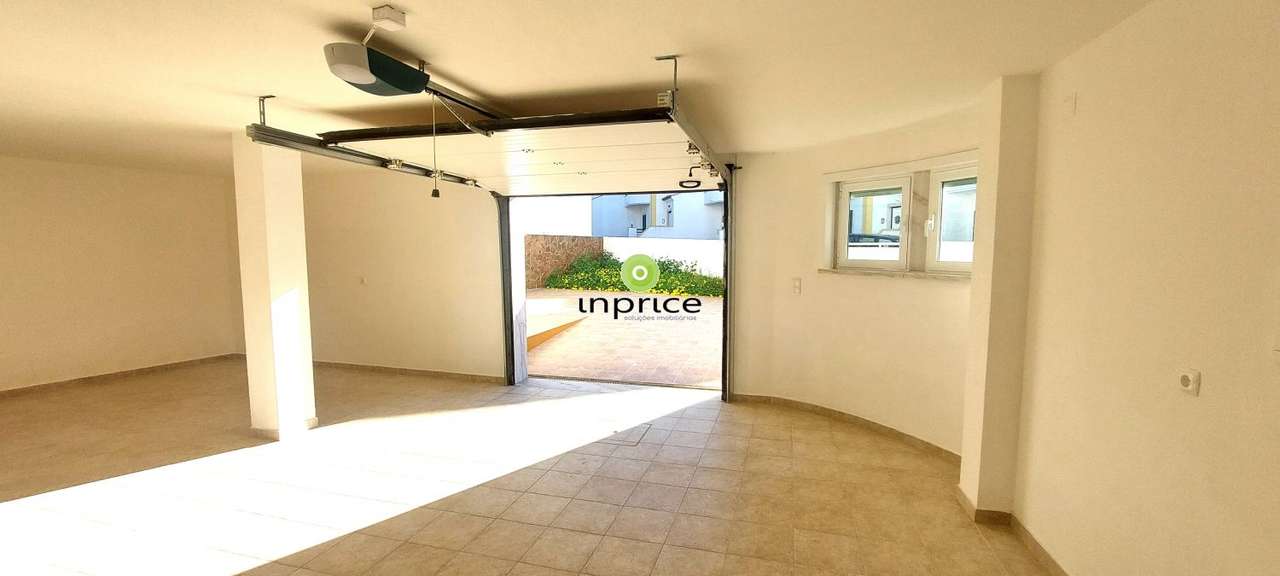 ERICEIRA MORADIA 220m2 com garagem-26