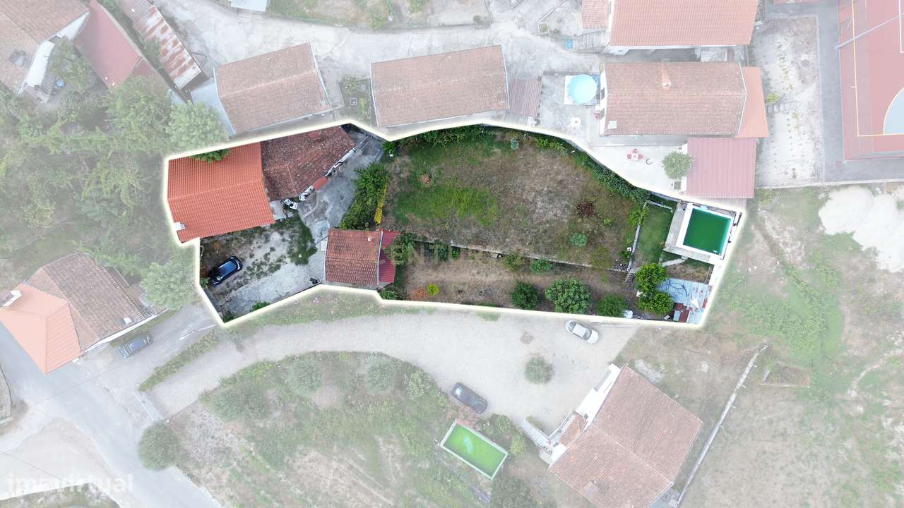 Duas moradias + 730m² de terreno em Celorico de Basto! - Grande imagem: 4/48