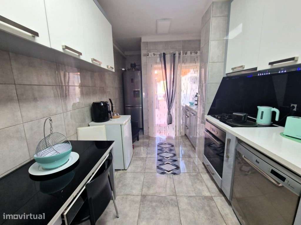 Apartamento T3 c/ Terraço e L. Garagem | Rio Tinto-21