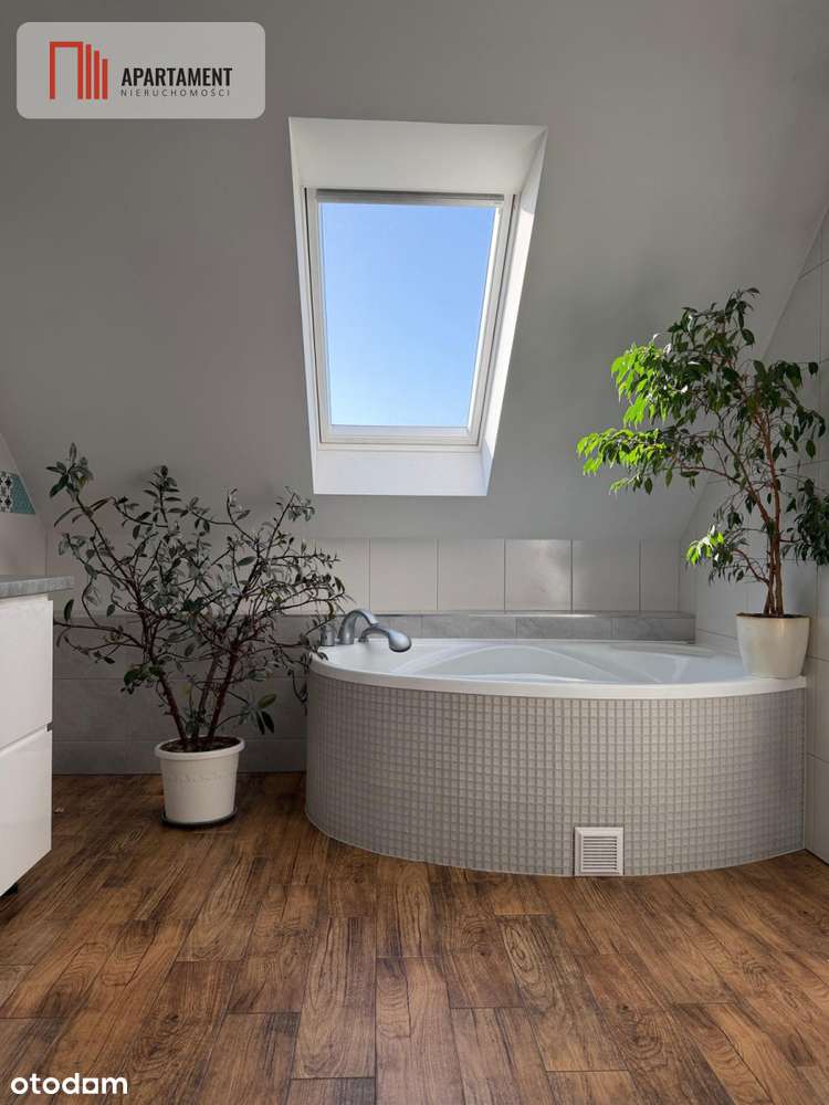 Nowoczesny dom z piękną działką-7