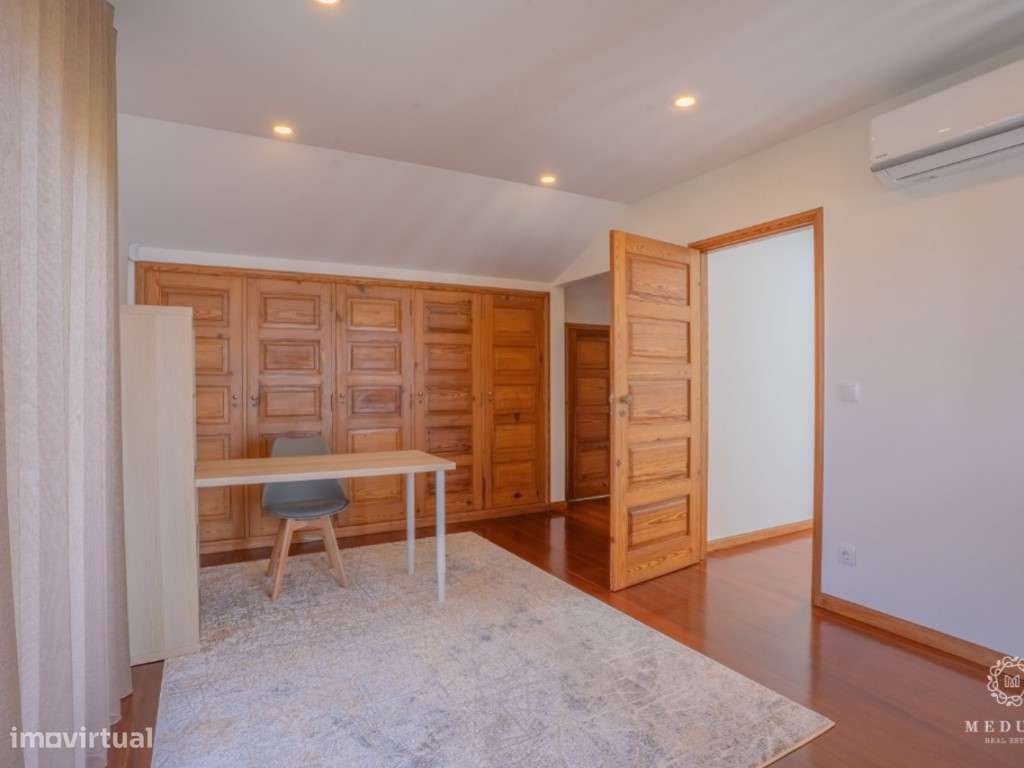 Exclusiva Moradia Bifamiliar Frente-Mar-10