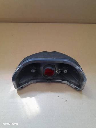 YAMAHA FZ8 10-15 LAMPA TYŁ - 4