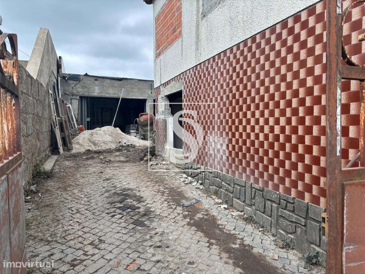 Moradias em Banda com Garagem Box – Viva com Conforto e Comodidade - Grande imagem: 2/20