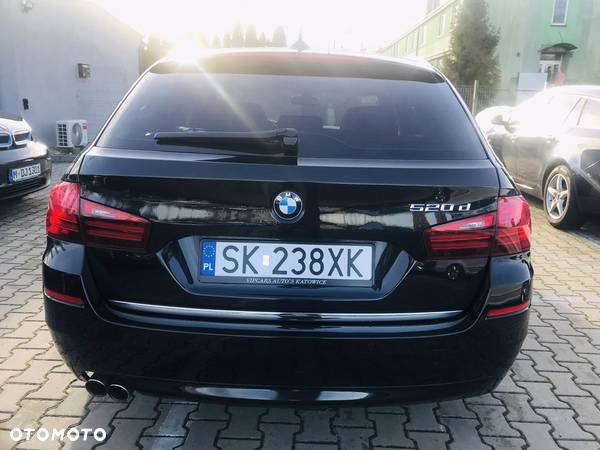 BMW Seria 5 520d Luxury Line - 9