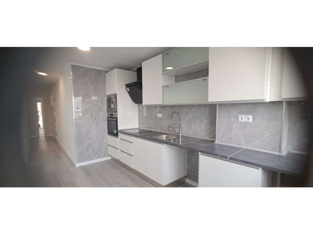Apartamento T2 Totalmente Remodelado - Oeiras - Figueirinha-6