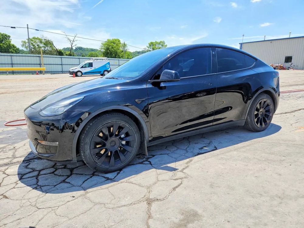 Tesla Model y 2021