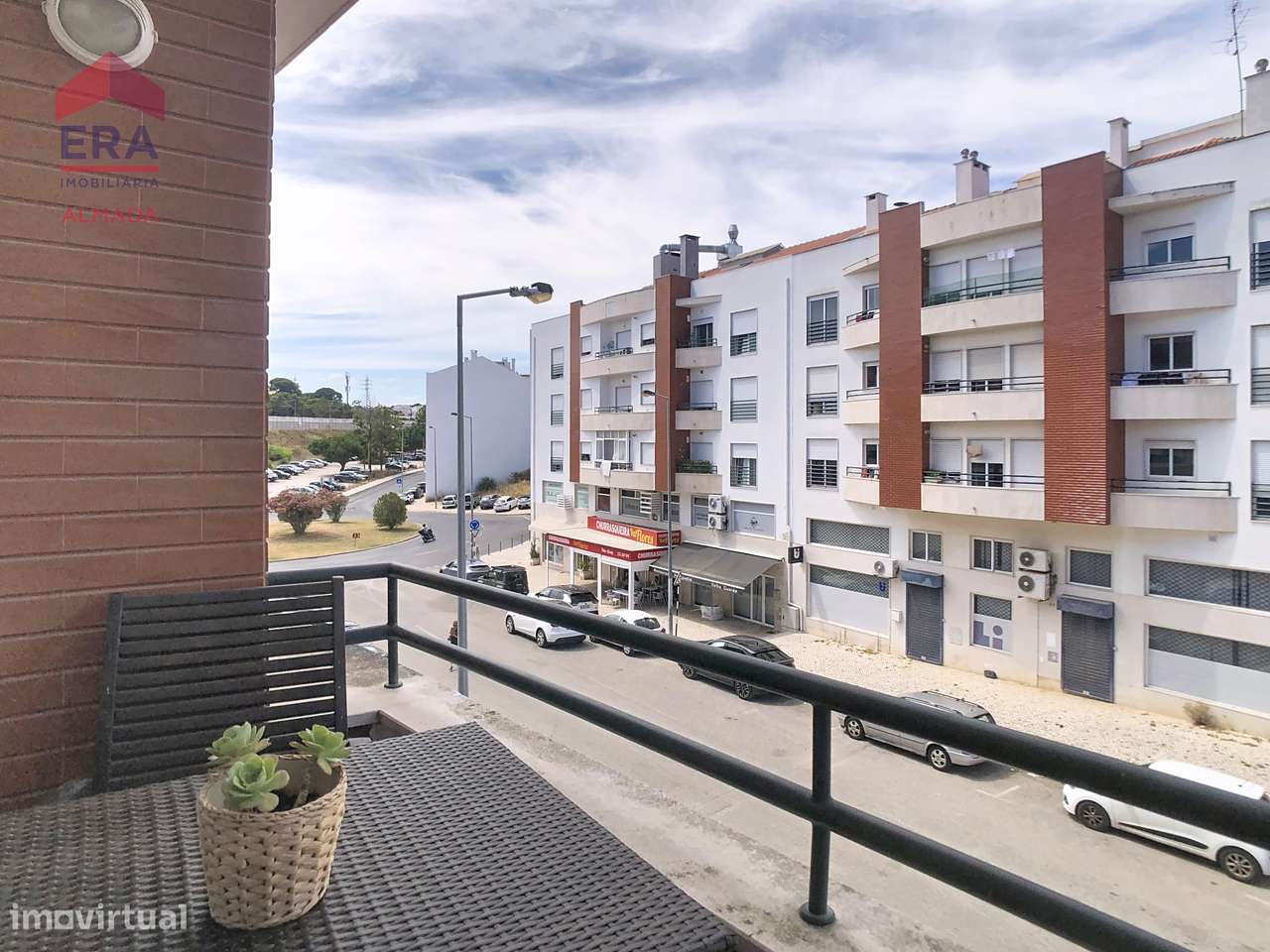 Apartamento T3 com arrecadação-  Vale Flores-16