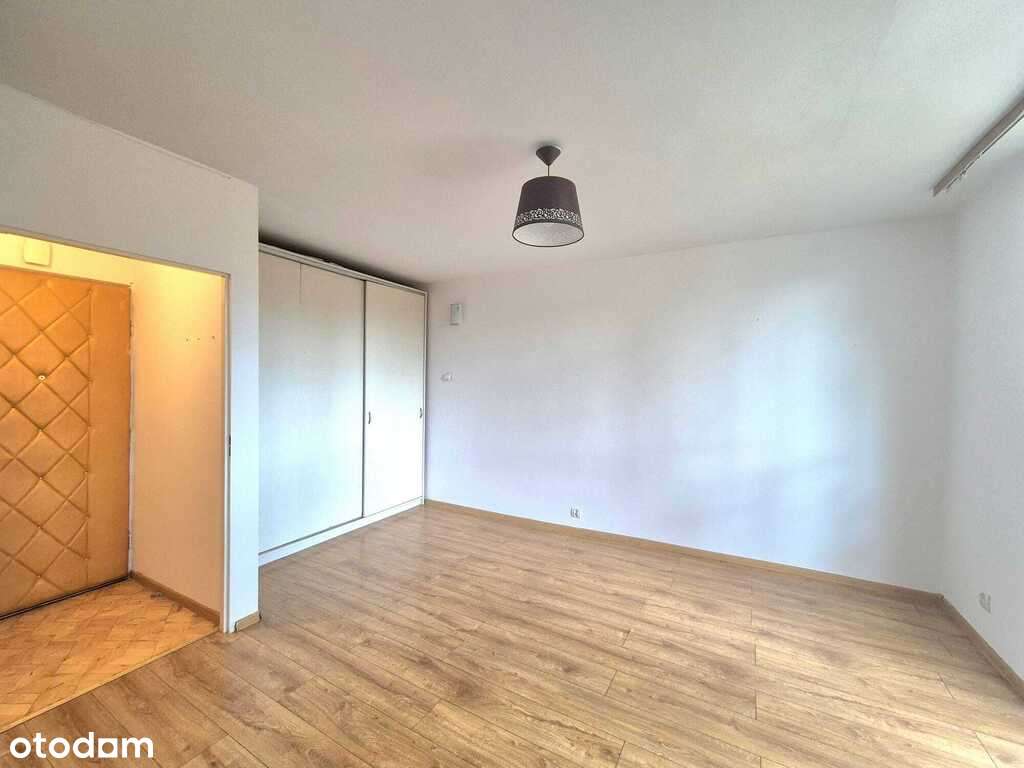 Idealna kawalerka w Otwocku z widokiem na las.-9