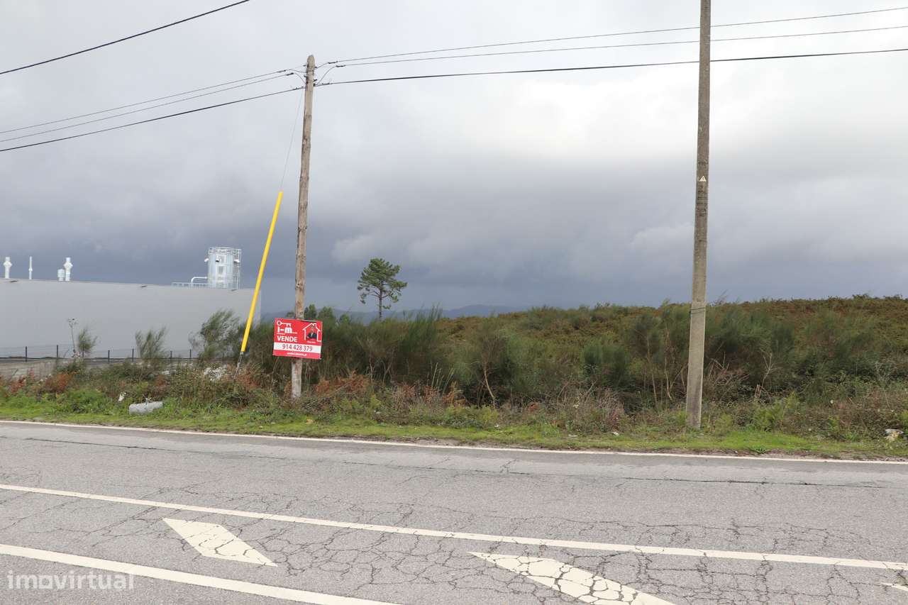 Lote de Terreno  Venda em Lustosa e Barrosas (Santo Estêvão),Lousada - Grande imagem: 2/9