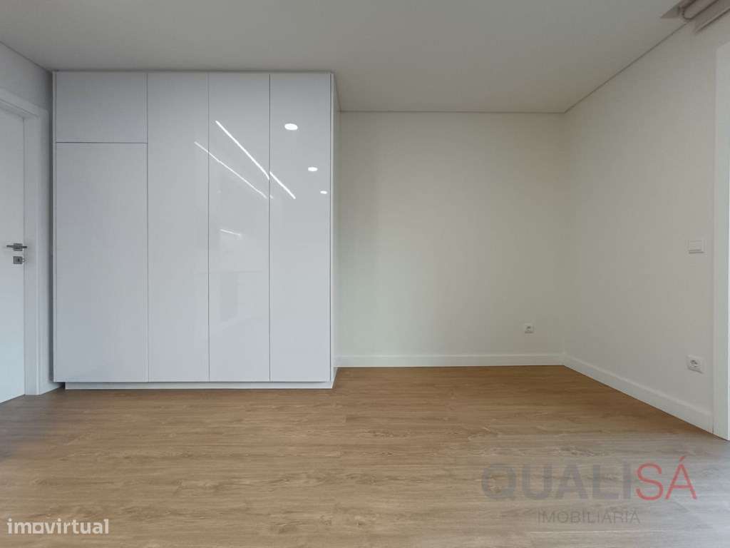 Apartamento T0 novo, equipado e com varanda, localizado na Cedofeit... - Grande imagem: 5/28