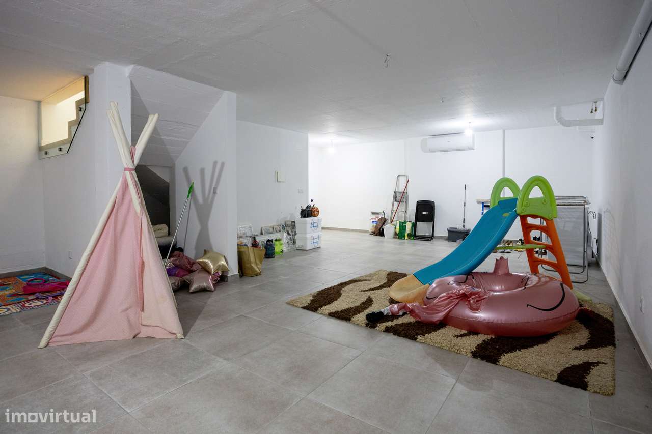 Moradia T4 Semi-Nova-40