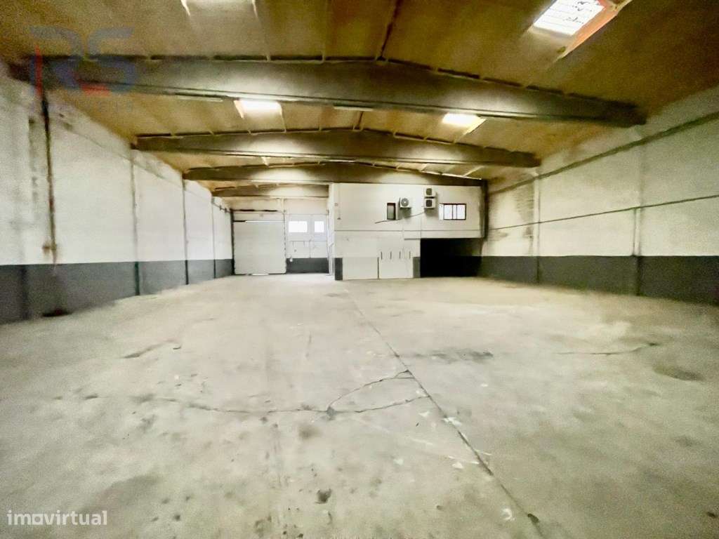 Armazém 700 m² Implantação Área Administrativa 120 m² - Grande imagem: 2/14