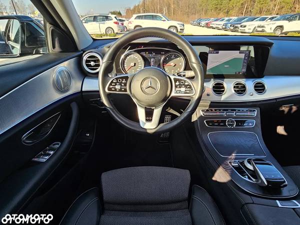 Mercedes-Benz Klasa E 220 d Business Edition 9G-TRONIC - 25