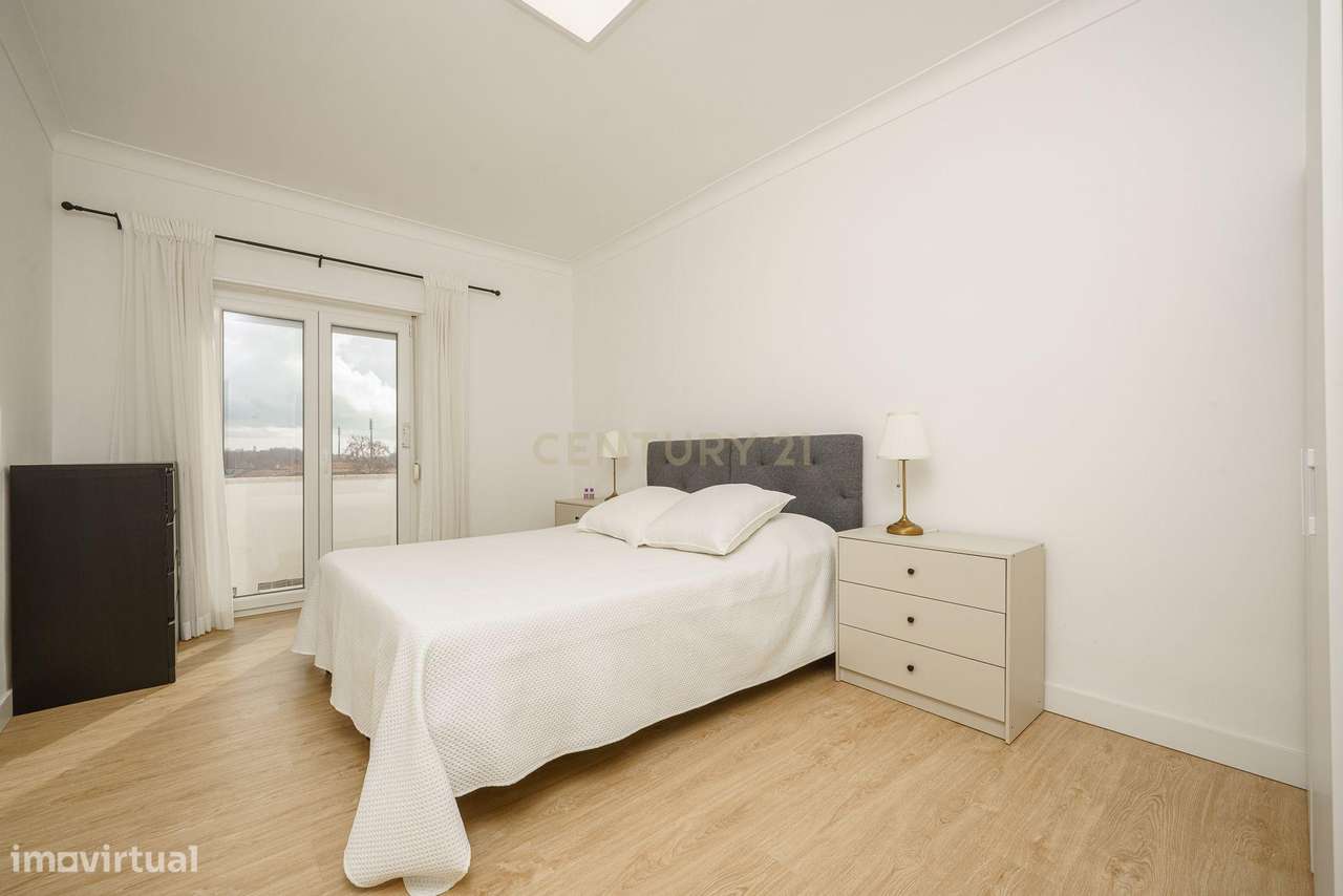 Apartamento T5 no Bairro do Liceu - Ideal para Famílias ou Investiment-10