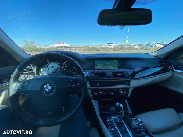 BMW Seria 5 535i xDrive - 16