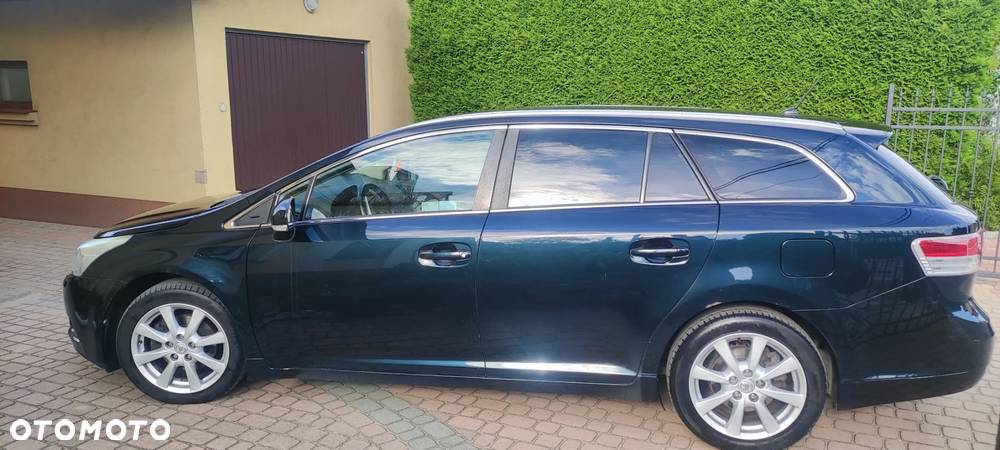 Toyota Avensis 2.0 D-4D Premium - 2