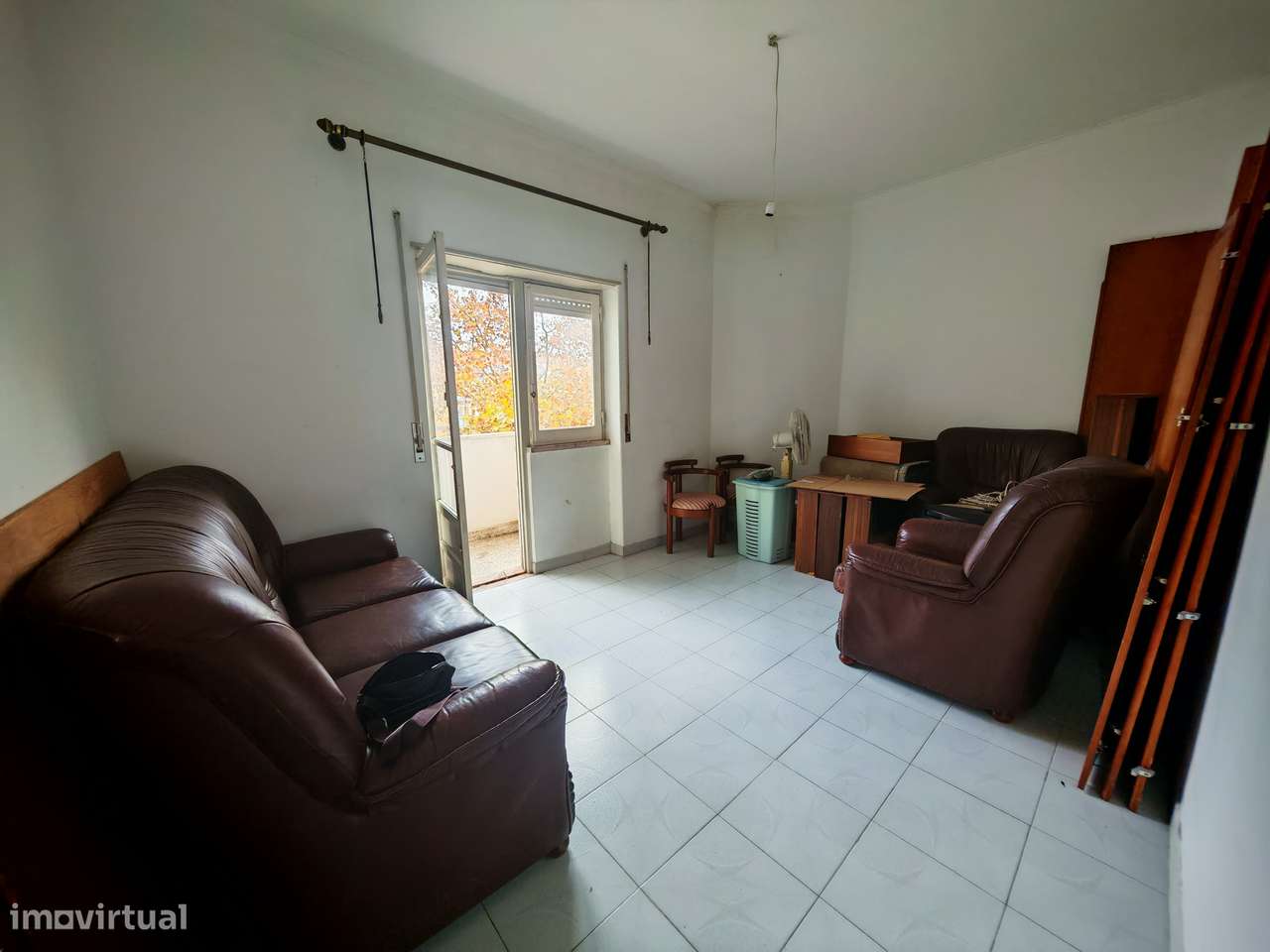 T2, bem localizado - Grande imagem: 4/12