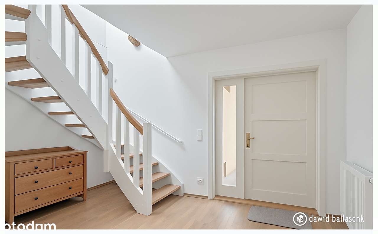 Wyjątkowy dom dwurodzinny na skraju lasu-12