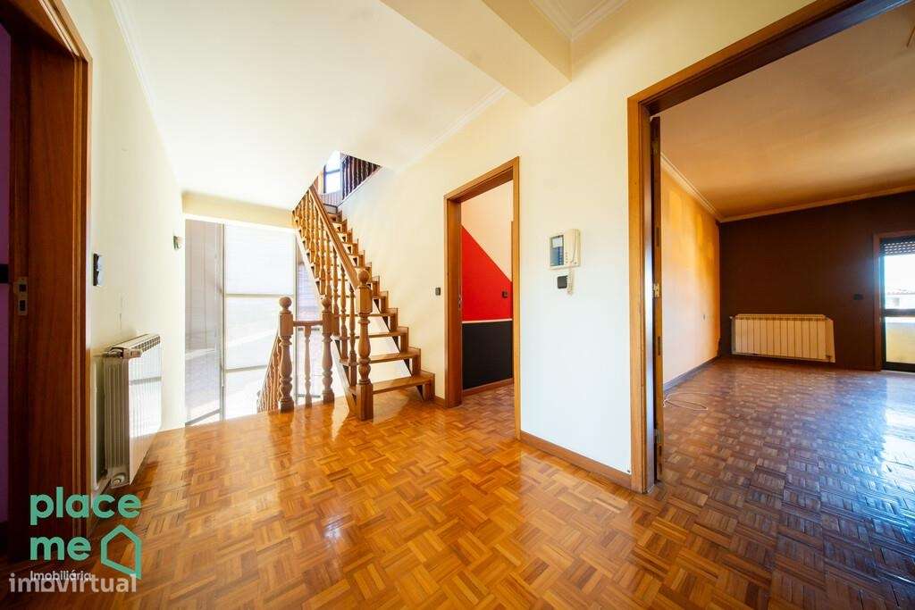 Moradia Individual com mais de 900m2 em Palmeira, Braga-17
