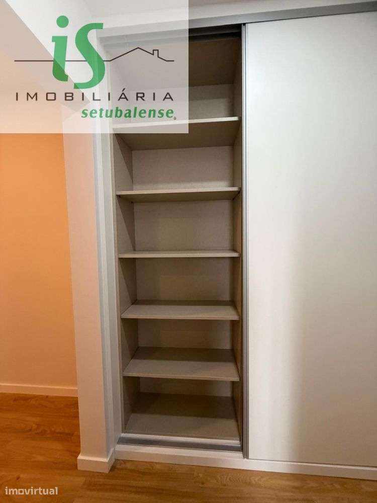 MORADIA PARA VENDA NO BAIRRO DA CONCEIÇÃO EM SETÚBAL-17