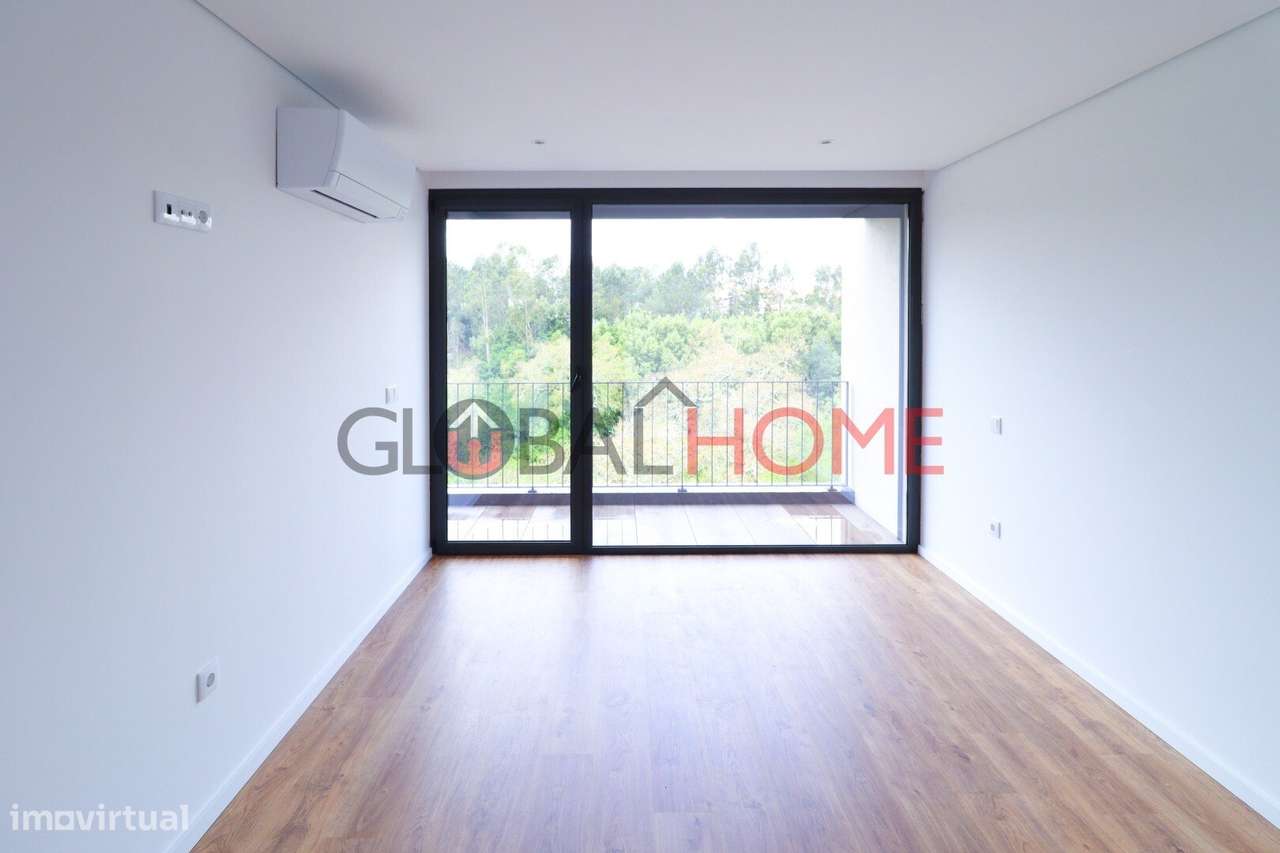 Moradia T3 Nova com Terraço e Piscina em São Pedro da Cova-52