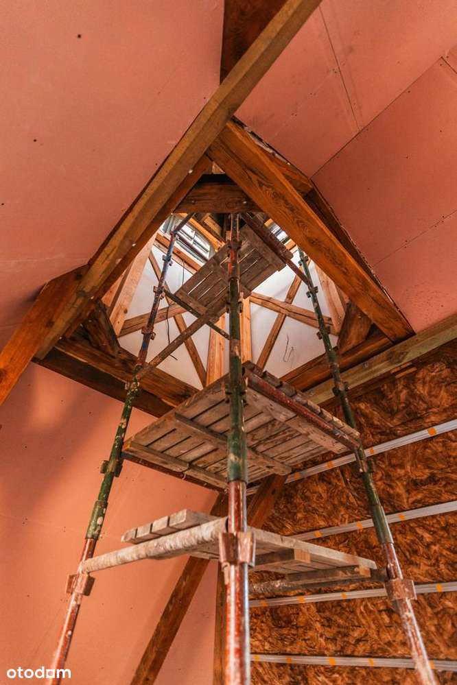 Dwupoziomowy apartament z własną przeszkloną wieżą-16