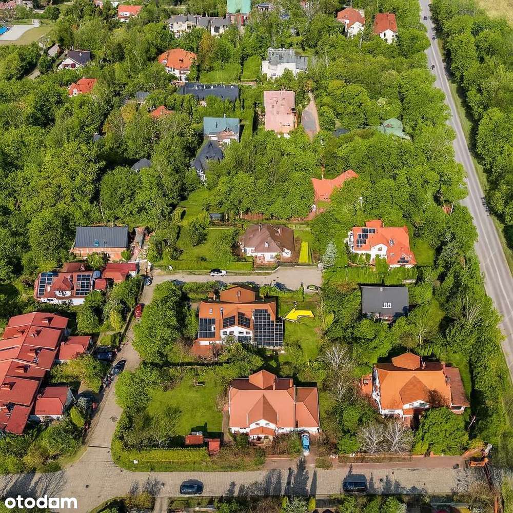 Dom zasilany słońcem fotowoltaika na starych zasadach, panele off grid-3