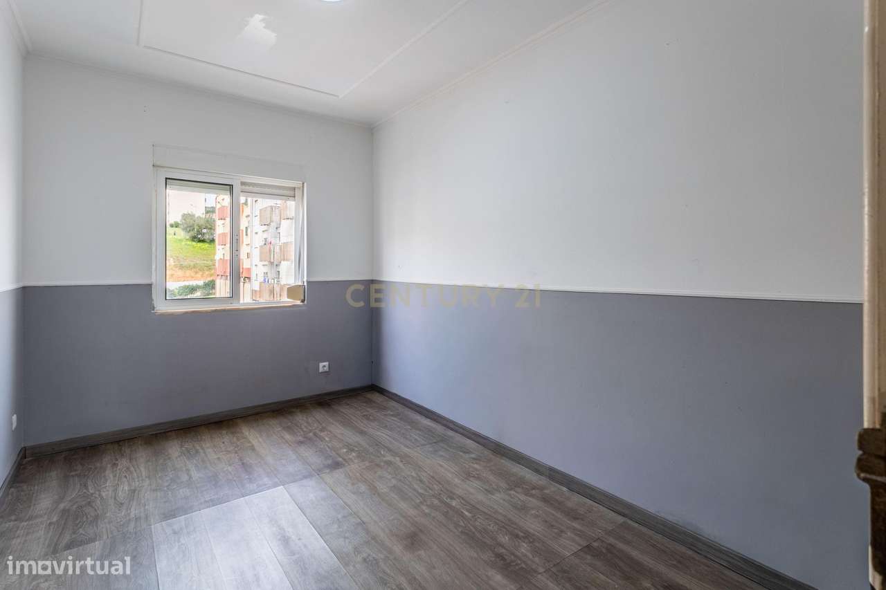 Apartamento T4 em Vialonga-16