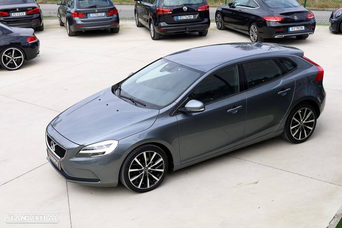 Volvo V40 2.0 D2 Momentum - 4